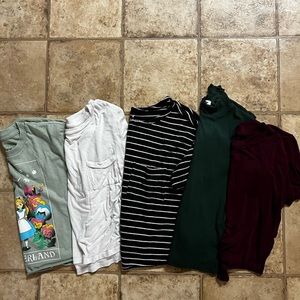 Cropped T-shirt lot sizes small and XS